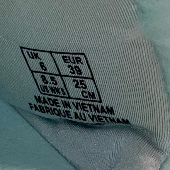 Rihanna x Puma Fenty furry slide sandals. Brand new, never worn. No box. - Picture 7 of 9